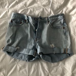 High waisted Levi jean shorts